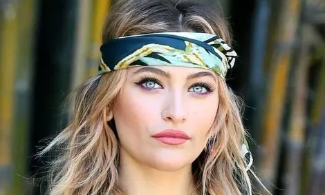 بازی دختر مایکل جکسون در نقش حضرت عیسی جنجال آفرین شد + عکس