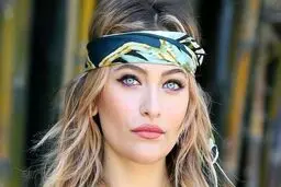 بازی دختر مایکل جکسون در نقش حضرت عیسی جنجال آفرین شد + عکس