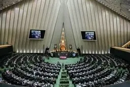 ظریف راهی بهارستان می شود/کرونا وزیر بهداشت را به پارلمان کشاند