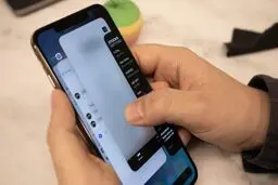 شکایت از اپل به خاطر دروغ گویی درباره مشخصات آیفون جدید!