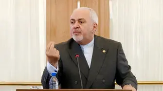 ظریف: حذف دلار از مبادلات را با تهاتر دنبال کرده‌ایم/ کاهش فشار اقتصادی بر مردم در اولویت است