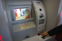 بانک‌ها برای ارائه خدمات غیرحضوری بیشتر اقدام کنند/ افزایش سقف خدمات مبتنی بر کارت