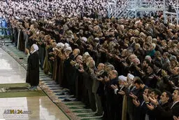 نماز جمعه فقط در شهر‌های سفید اقامه می‌شود