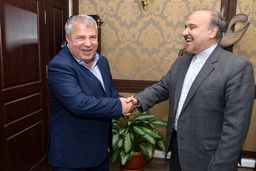 تصویری از دیدار علی پروین با وزیر ورزش/ سلطان بدون ماسک