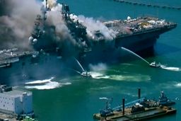 آتش‌سوزی در ناو آمریکایی به روز پنجم رسید
