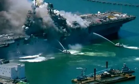 آتش‌سوزی در ناو آمریکایی به روز پنجم رسید