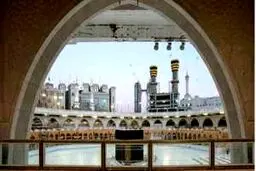 عربستان، بوسیدن و لمس خانه خدا در ایام حج امسال را ممنوع کرد