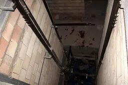 مرگ کارگر جوان در پی سقوط به چاله آسانسور