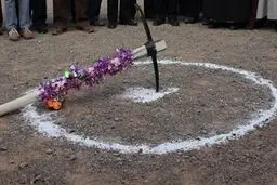 کلنگ هایی که زده شد، آجرهایی که چیده نشد