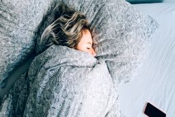 چرا خوابیدن زیاد برای سلامتی ضرر دارد؟