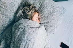 چرا خوابیدن زیاد برای سلامتی ضرر دارد؟