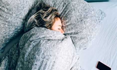 چرا خوابیدن زیاد برای سلامتی ضرر دارد؟