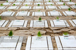 خاک سپاری پیکر مرحوم «روح الله رجایی» در قطعه نام آوران بهشت زهرا (س)