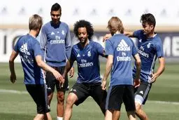 ظاهر متفاوت همسران بازیکنان رئال مادرید در مسجد شیخ زاید + تصاویر