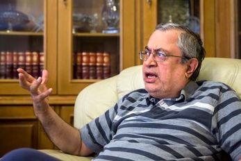 پشت پرده ادعای عجیب رائفی پور و عضو پایداری درباره یهودی بودن خاندان سعید حجاریان و رانت در واردات گندم