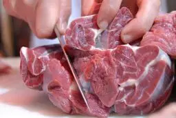 ثبات قیمت گوشت در بازار/ نرخ هر کیلو شقه گوسفندی به ۱۱۵ هزار تومان رسید