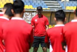 فقط یک اسم: کریم