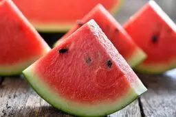 خوابی آرام با این میوه شیرین