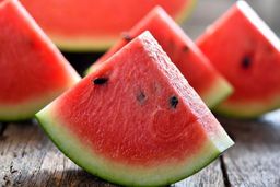 خوابی آرام با این میوه شیرین