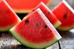 خوابی آرام با این میوه شیرین