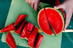 اگر این بیماری را دارید، خوردن هندوانه ممنوع!