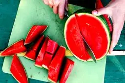اگر این بیماری را دارید، خوردن هندوانه ممنوع!
