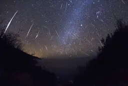 آسمان امشب شهاب‌ باران می‌شود/دیدار “ماخهولز و “خورشید” در ۱۴۰۱
