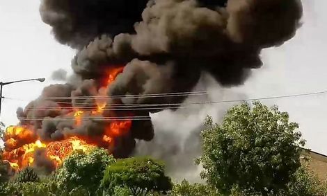 پارکینگ خودروهای سنگین در کرمانشاه طعمه حریق شد