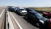روغن روی جاده باعث تصادف ۷ خودرو شد