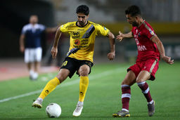 سپاهان صفر- نساجی یک/ پوکر زردپوشان در زدن توپ به تیر دروازه