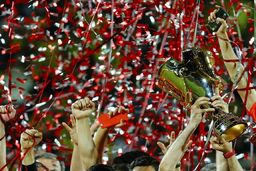 بازی فوتبال پرسپولیس – ذوب آهن/ ارتش سرخ آماده تاج گذاری