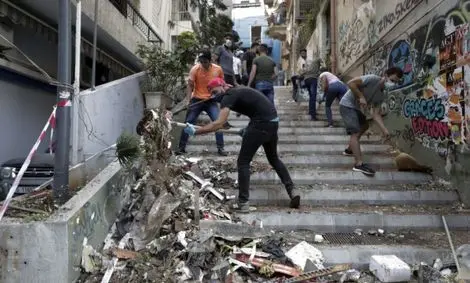 تلاش برای بازسازی در میان خشم و اندوه