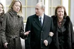 دختر پوتین بعد از زدن واکسن کرونا چه حالی داشت؟