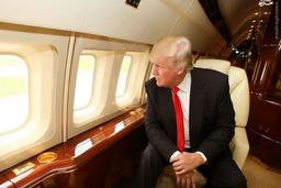 خطر از بیخ گوش ترامپ گذشت