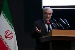 نمکی: زانو می زنم و دست پزشکان را می بوسم/ مردم در محرم با پزشکان همکاری کنند