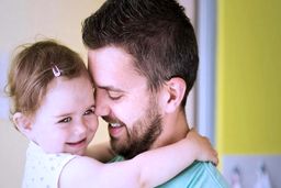 چرا پسران مادری و دختران پدری هستند؟