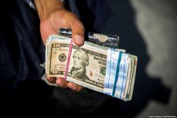 رفتار مشکوک صرافان و دلالان در بازار ارز