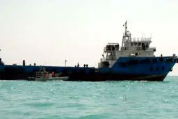 نماش آمریکا برای قدرت نمایی غیر واقعی/هیچیک از کشتیهای ایرانی یا محموله های متعلق به ایران توقیف نشده اند