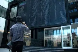 شروع سرخ بورس در اول هفته / دلیل سقوط شاخص کل چیست؟