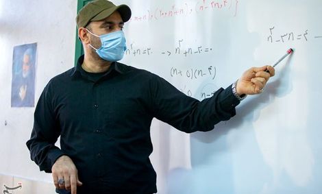 معلمان در وضعیت قرمز نیازی به حضور فیزیکی در مدرسه ندارند