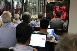 پیش‌بینی مردم از آینده بلندمدت بورس / «هر چی آقایون بگن همون میشه»