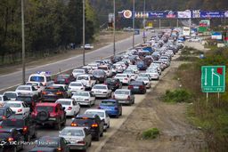 تداوم ترافیک سنگین در محور‌های مواصلاتی؛ جاده چالوس یک طرفه شد