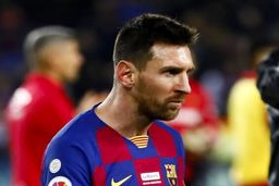 مسی به جنگ‌ می‌رود