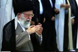 امام خامنه‌ای بر پیکر مرحوم آیت‌الله هاشمی‌‌شاهرودی نماز اقامه کردند