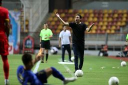 نکونام ناراضی از وضعیت تیمش/ فولاد با پنجره بسته به جنگ آسیا می‌رود