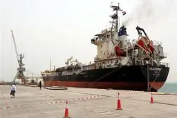 شرکت نفت یمن از اتمام کامل ذخیره سوخت در بندر الحدیده خبر داد