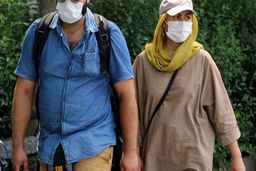 فرهنگ استفاده از ماسک کرونا را از پا در می‌آورد