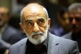 حسین شریعتمداری از آیت الله سیستانی عذرخواهی کرد