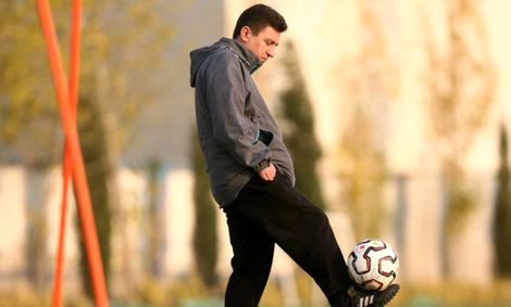 فسخ قرارداد قلعه‌نویی با گل گهر تکذیب شد