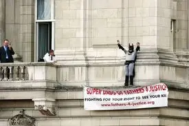 با جنجالی‌ترین روش‌های اعتراضی در جهان آشنا شوید + تصاویر